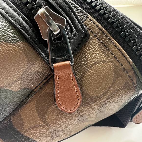 Authentic Coach Westway Belt Bag + Matching Coach AirPod Case – Camo Colorblock - Picture 6 of 9